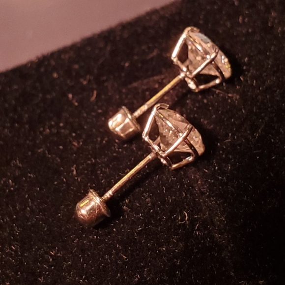SOLD! Genuine Diamonds Earrings Set in 14kt WG - Picture 5 of 9